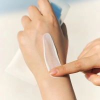 Сонцезахисна крем-сироватка SKIN1004 Madagascar Centella Hyalu-cica Water-fit Sun Serum